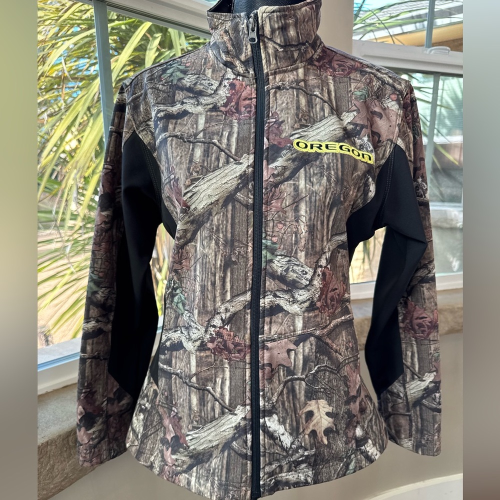 Drift Creek Outdoors - Oregon's Camouflage Stormbling Jacket Women’s Size Medium